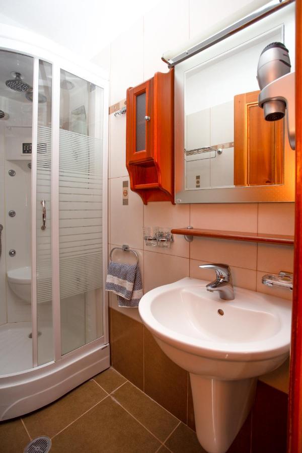 Hotel Adonis Mécovo Kültér fotó