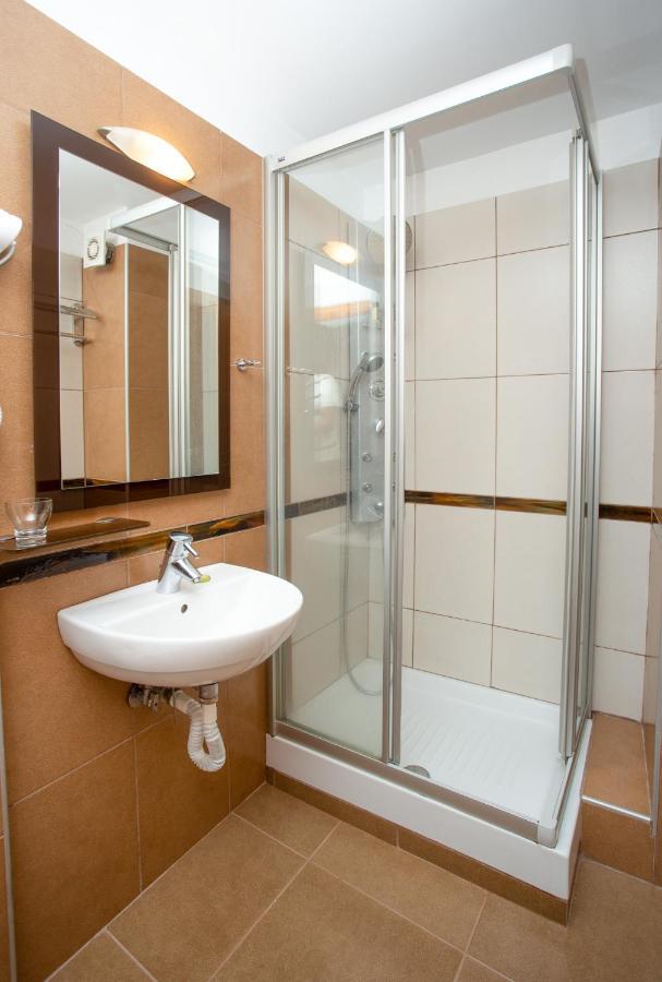 Hotel Adonis Mécovo Kültér fotó