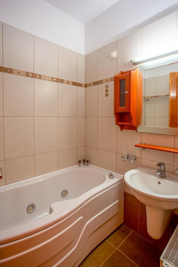 Hotel Adonis Mécovo Kültér fotó
